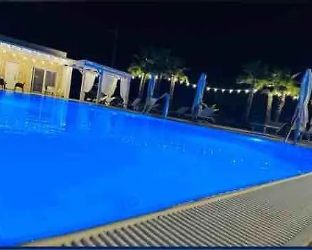 Luxury & Pool Apartmán Lequile