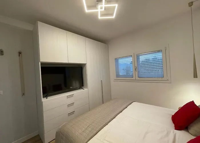 아파트 Luxury & Pool 레퀼레