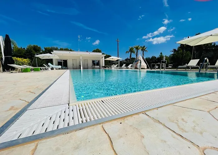 Luxury & Pool 레퀼레