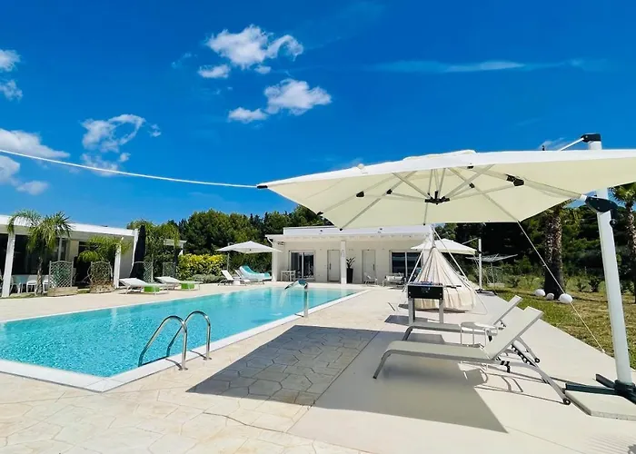 아파트 Luxury & Pool 레퀼레