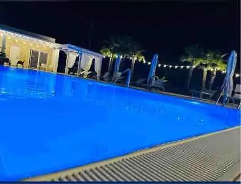 Luxury & Pool 아파트 레퀼레