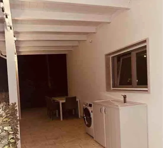 Luxury & Pool 레퀼레