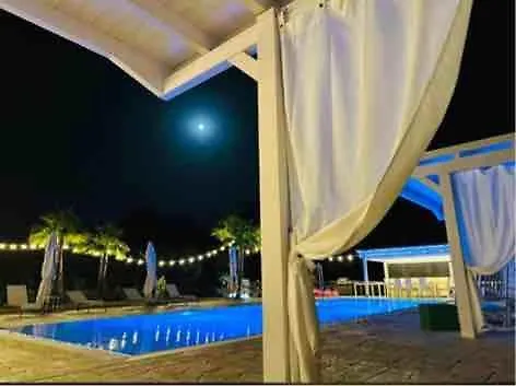 아파트 Luxury & Pool 레퀼레