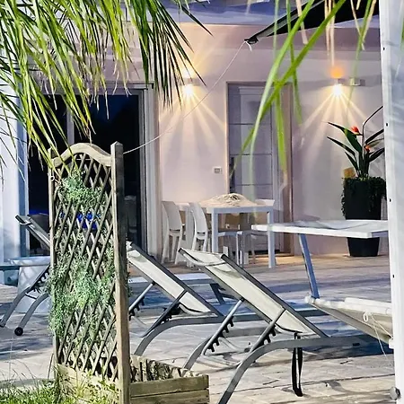 Luxury & Pool Apartment