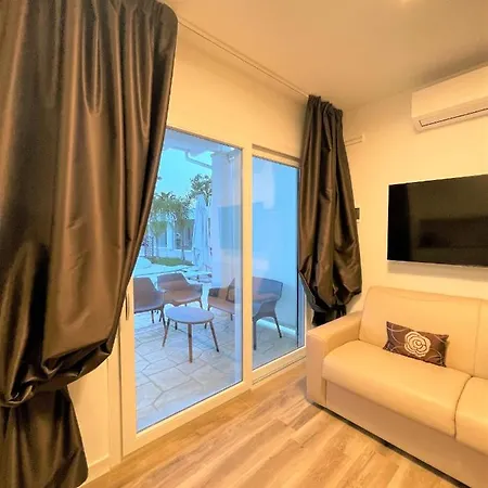 Luxury & Pool * Lequile