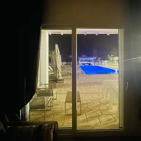 Luxury & Pool *