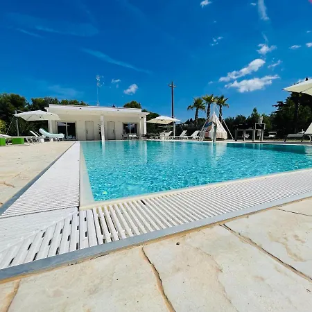 Luxury & Pool Lequile