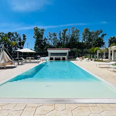 Luxury & Pool Apartment Lequile
