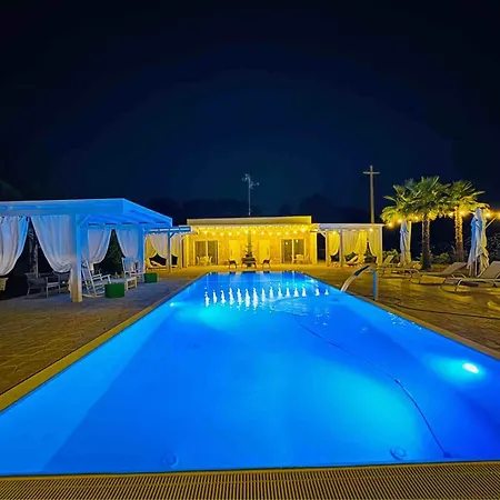 Luxury & Pool By Symphonya Luxury アパート