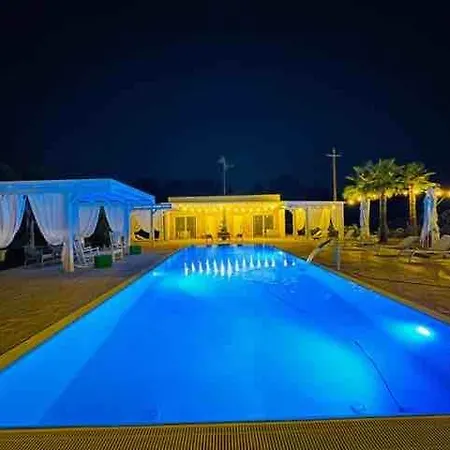 Διαμέρισμα Luxury & Pool *