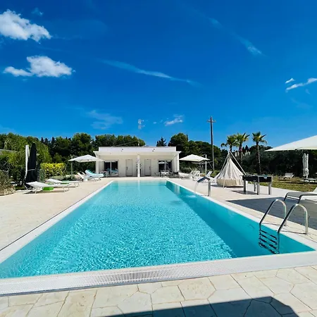Luxury & Pool Apartment