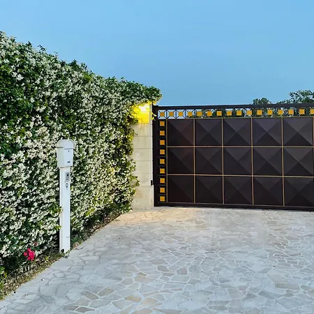 Luxury & Pool * Lequile
