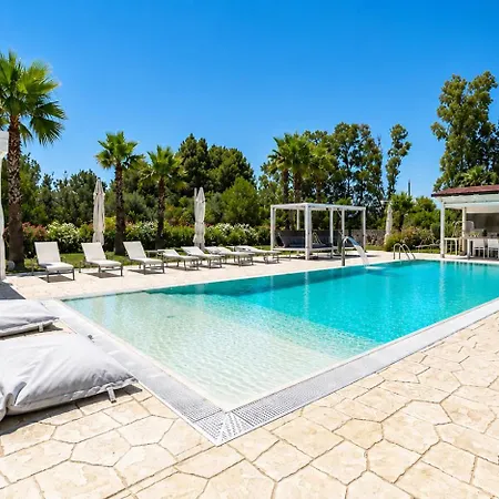 Luxury & Pool By Symphonya Luxury * Lequile