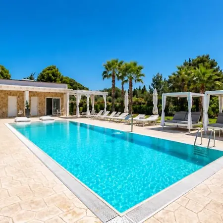 Luxury & Pool By Symphonya Luxury Apartment *