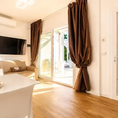 Apartment Luxury & Pool By Symphonya Luxury *