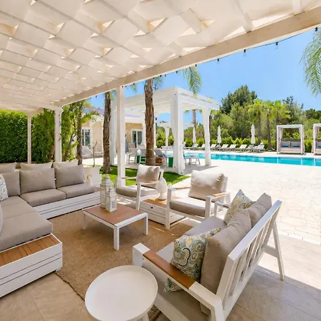 Luxury & Pool By Symphonya Luxury Lequile