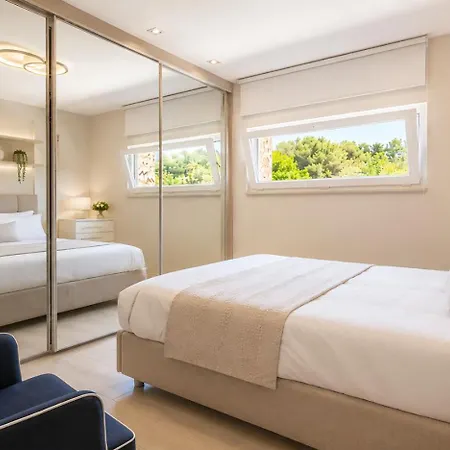 Luxury & Pool By Symphonya Luxury Appartement