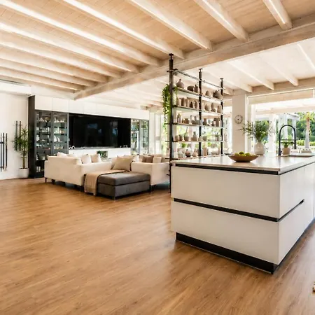 Luxury & Pool By Symphonya Luxury Appartement *