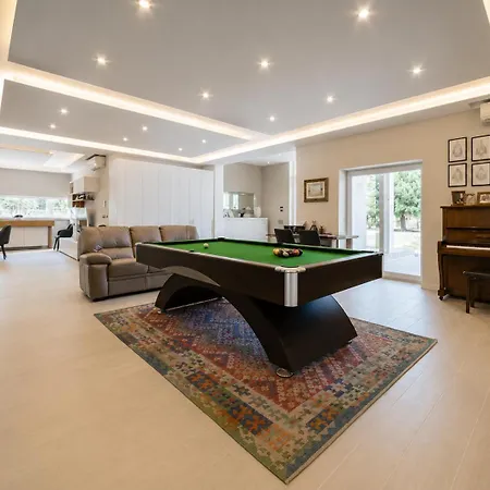 Luxury & Pool By Symphonya Luxury * Lequile